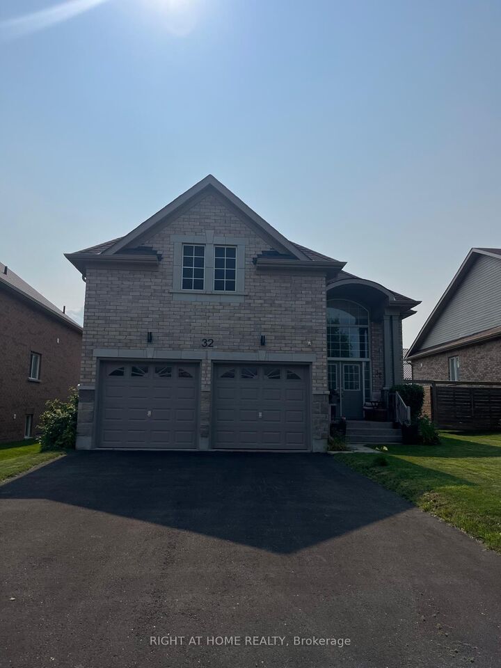 32 Middleton Drive — photo 1