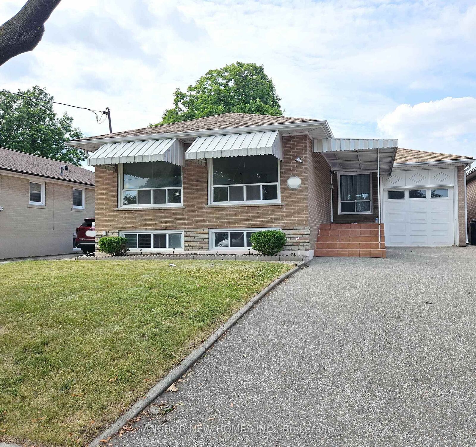 Property Photo:  24 Fletcher Place  ON M9R 1K6 