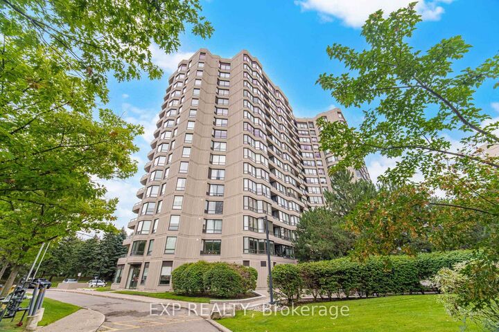Property Photo: 7440 Bathurst Street 410 ON L4J 7K8