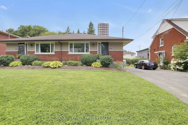Property Photo: 616 Westview Avenue ON K1Z 6E3