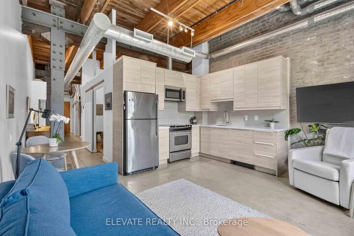 Property Photo: 363 Sorauren Avenue 312 ON M6R 3C1