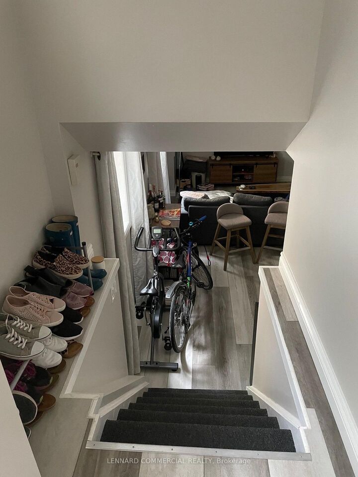 Property Photo:  956 Lemar Road U-B  ON L3Y 1S1 