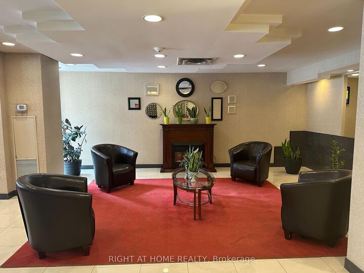 Property Photo:  300 Webb Drive 1406  ON L5B 3W3 