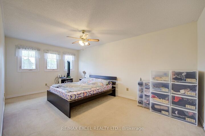 Property Photo:  104 Lambeth Court  ON L3Y 6S1 