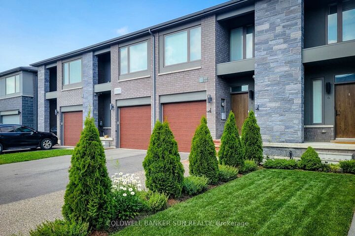 Property Photo:  8 Bedrock Drive  ON L8J 0K6 