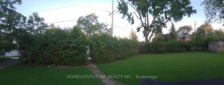 Property Photo: 16 Highland Avenue B ON K8P 3R1