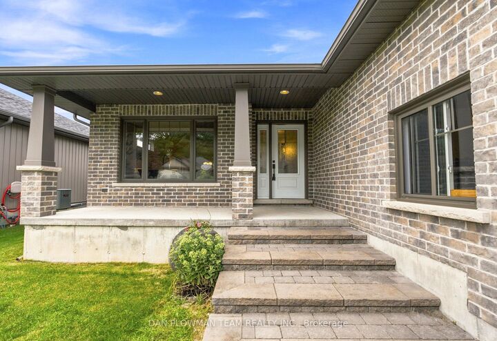 Property Photo: 26 Autumn Grove ON K8V 0G8
