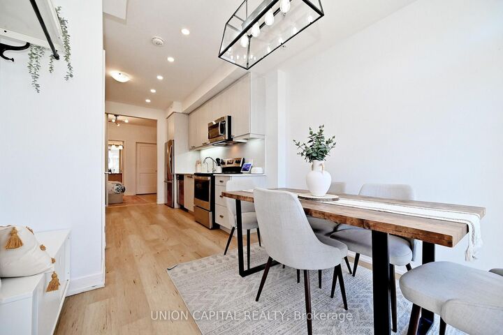 Property Photo: 57 Finch Avenue W 39 ON M2K 0K9