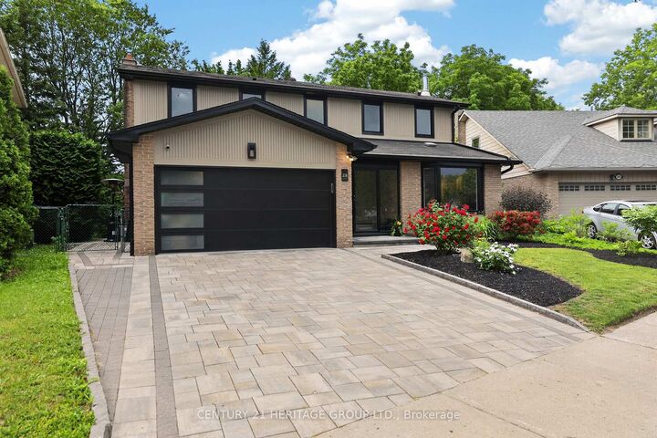 28 Innis Crescent — photo 1
