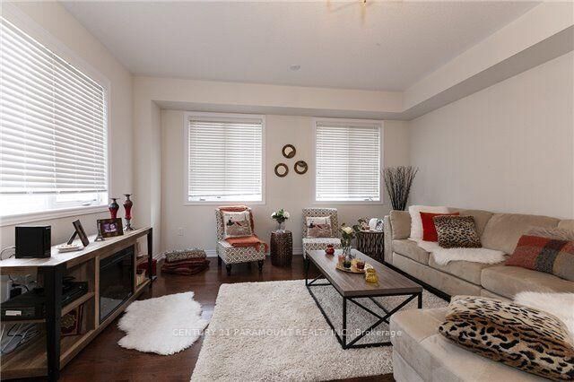 Property Photo:  1301 Granrock Crescent  ON L5V 0E1 