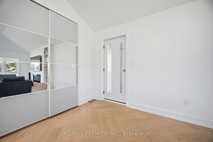 Property Photo: 19 Jacinta Drive ON M6L 1H6