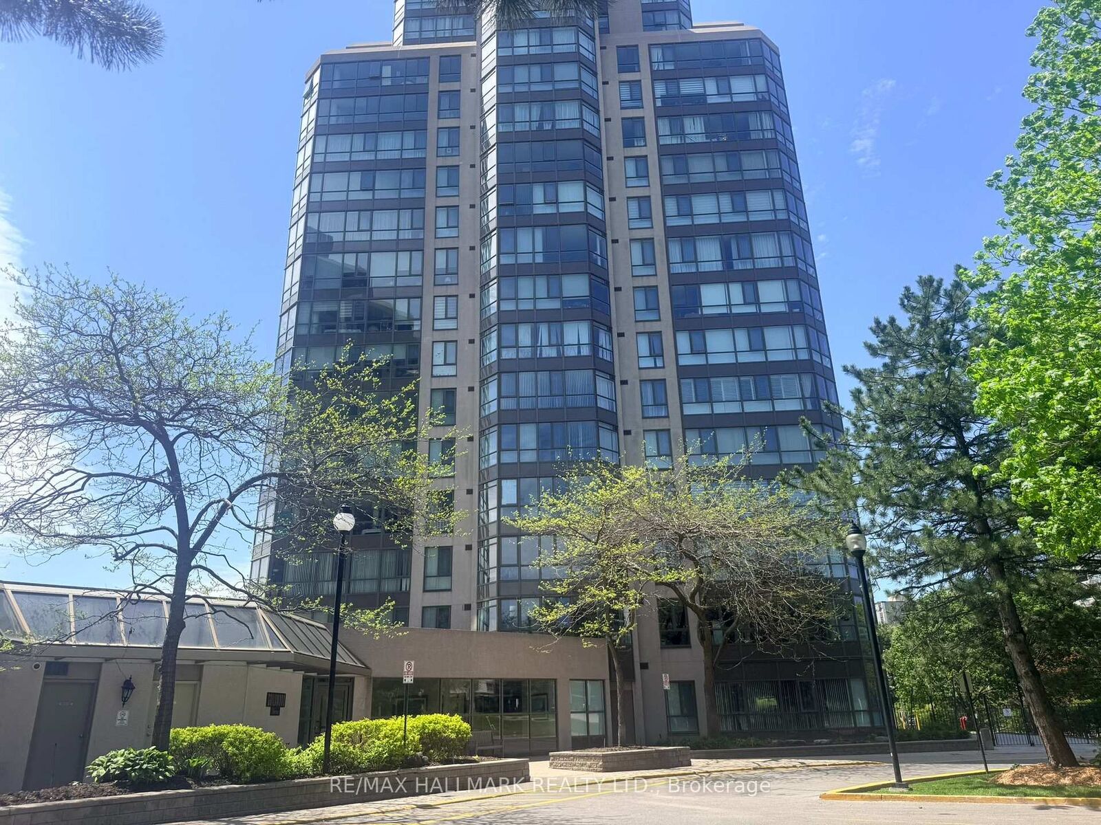 Property Photo: 3231 Eglinton Avenue E 1105 ON M1J 3N5