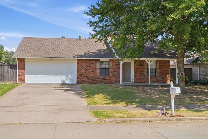 Property Photo: 4401 S Maple Avenue OK 74011