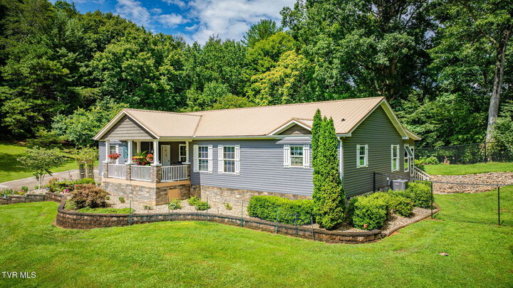 Property Photo:  488 McInturff Springs  TN 37650 