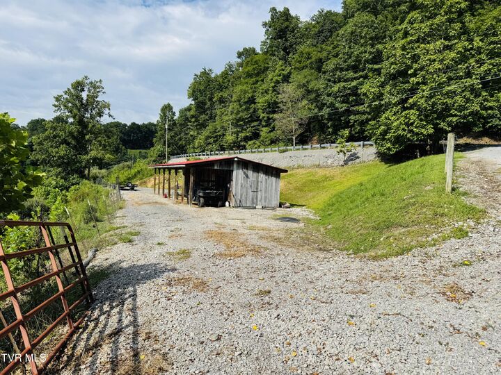 Property Photo: 927 Jerrys Branch VA 24228