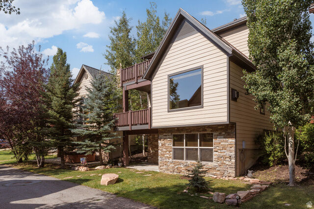 Property Photo:  5610 Kodiak Way  UT 84098 
