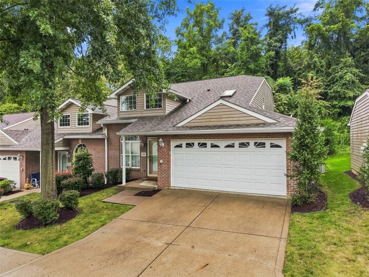 Property Photo: 580 Newport Dr PA 15235