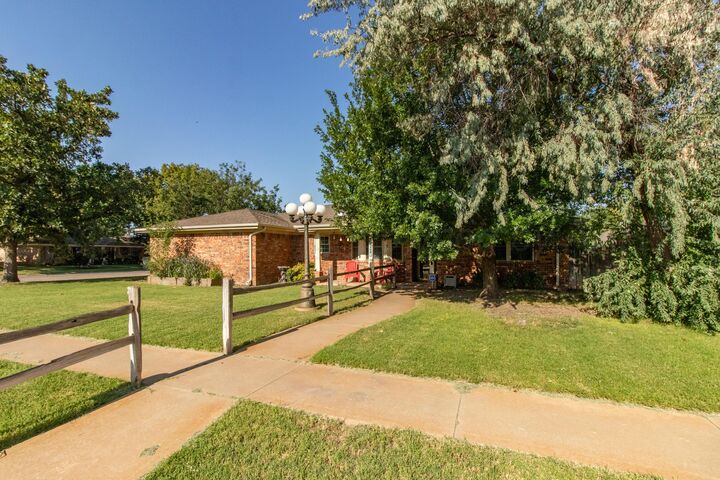 Property Photo:  5208 While A Way Road  TX 79109-5750 