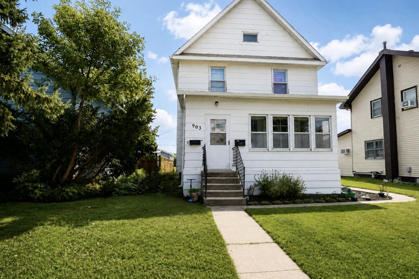 Property Photo:  903 S 9th Street  SD 57401 