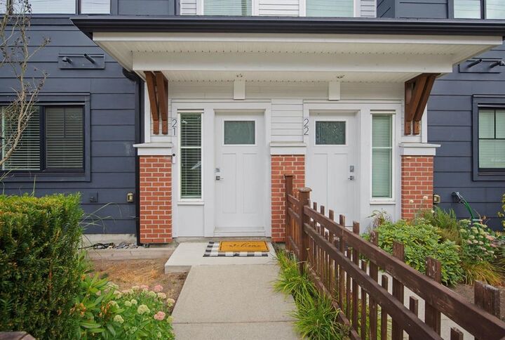 Property Photo: 22128 48A Avenue 21 BC V3A 0L6