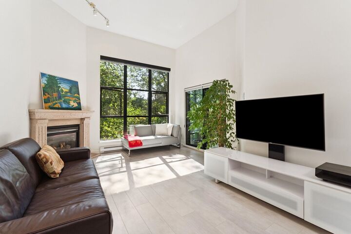 Property Photo:  2181 W 10th Avenue 411  BC V6K 2H7 