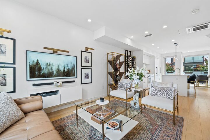 Property Photo: 649 E 3 Street 207 BC V7L 1G6