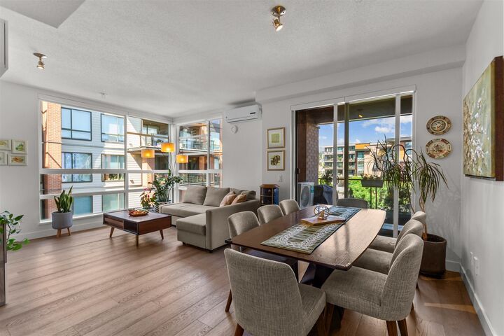 Property Photo: 719 W 3rd Street 404 BC V7M 0E7