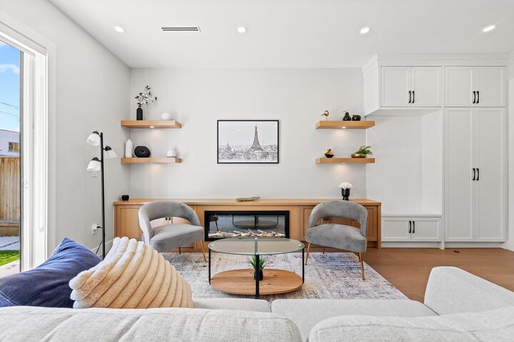 Property Photo: 8578 Cartier Street 2 BC V6P 4T8
