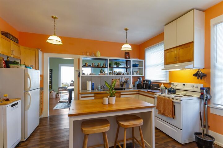 Property Photo:  1925 Adanac Street  BC V5L 2E5 