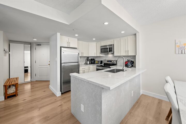Property Photo:  867 Hamilton Street  BC V6B 2R7 