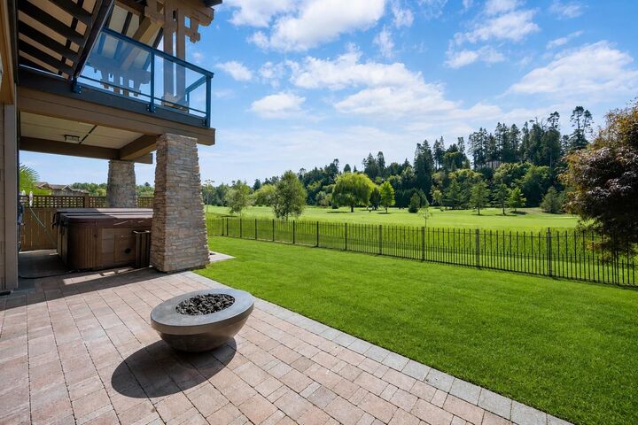 Property Photo: 1508 Cedar Springs Place BC V4M 0A7