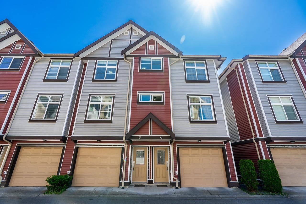Property Photo: 9405 121 Street 5 BC V3V 0A9