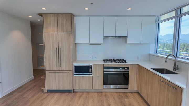 Property Photo: 505 Nelson Street 2301 BC V3J 0R5