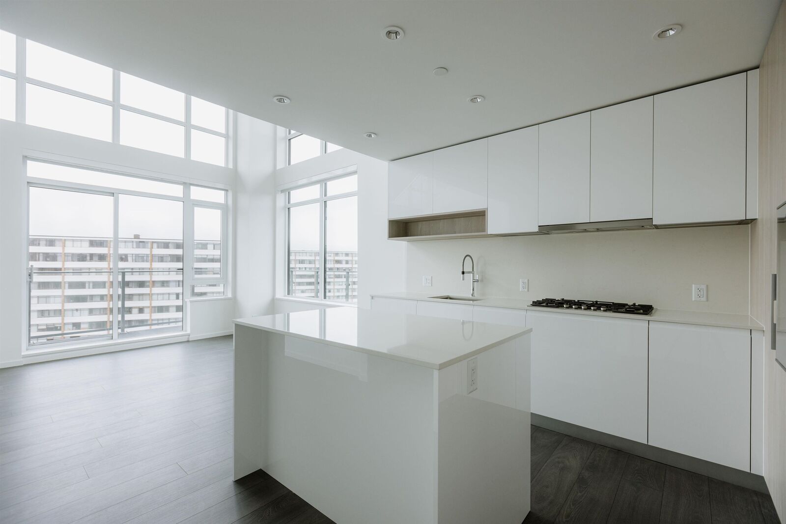 Property Photo: 6500 Minoru Boulevard 1301 BC V6Y 0N2