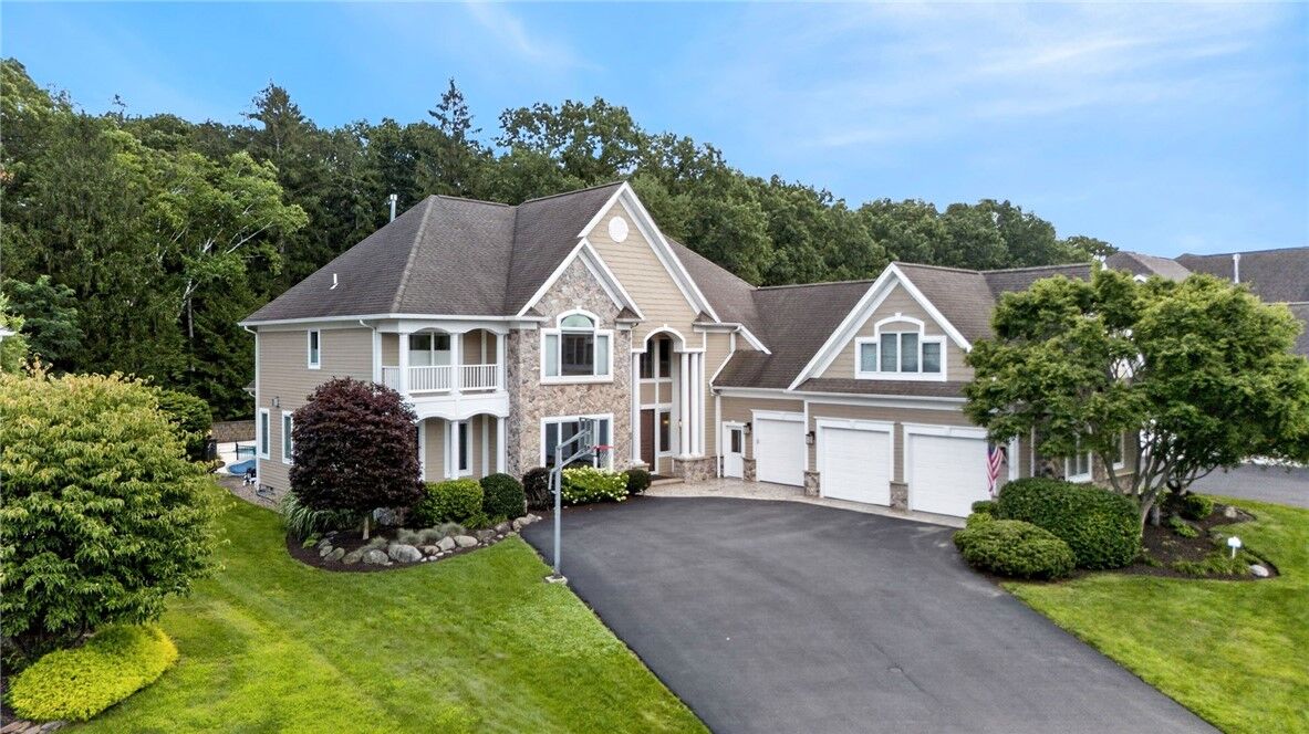 Property Photo:  416 Sundance  NY 14580 