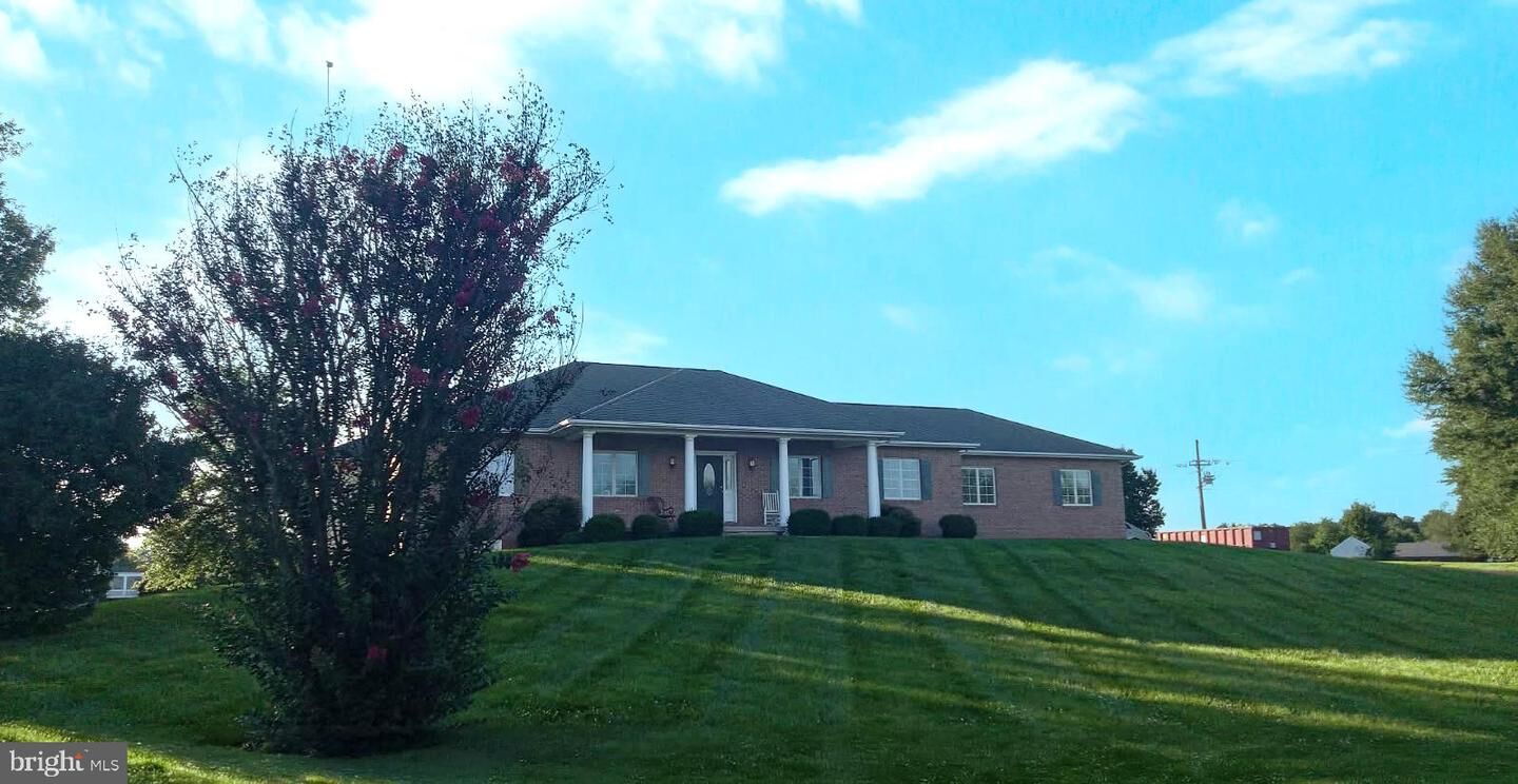 Property Photo: 16521 Hampton Road VA 20158