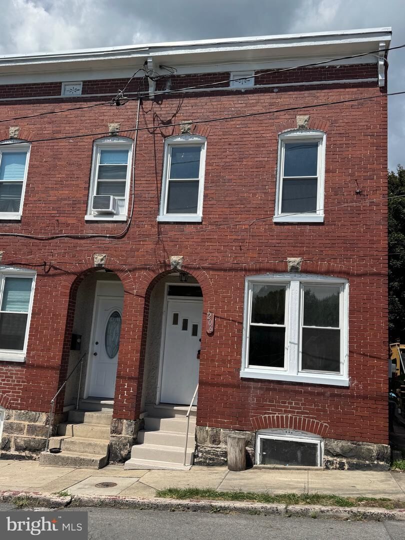 Property Photo:  206 Pear Street  MD 21502 