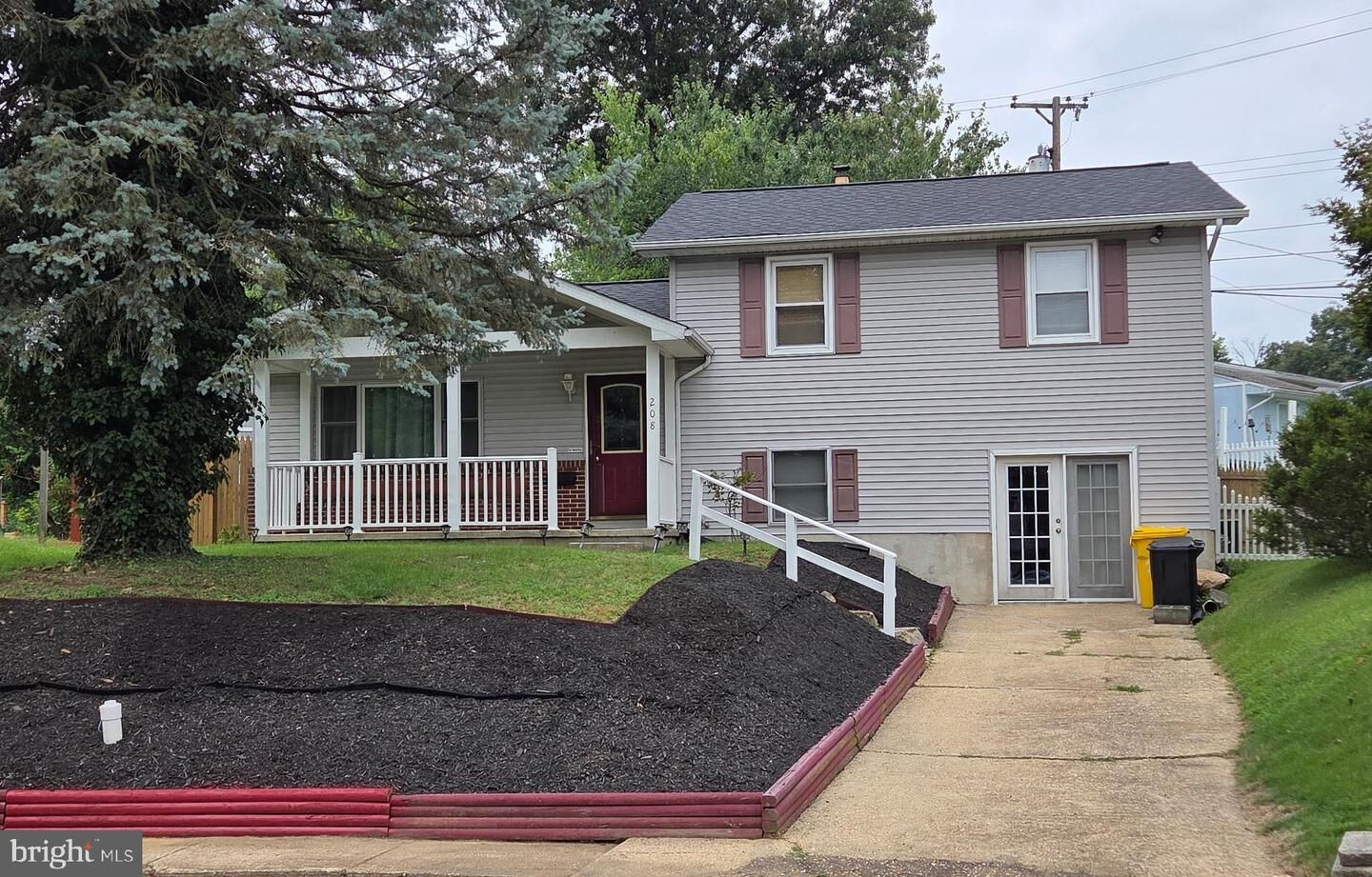 Property Photo:  208 Devon Court  MD 21090 