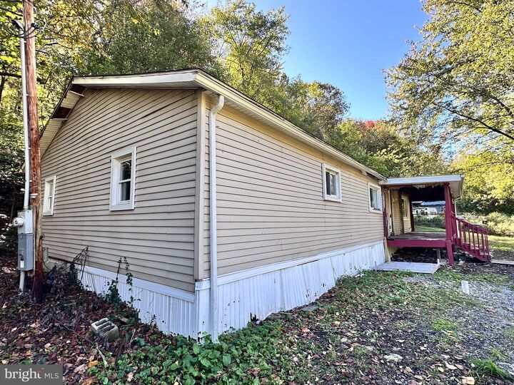 Property Photo:  152 Hawsbrick Street  PA 17044 