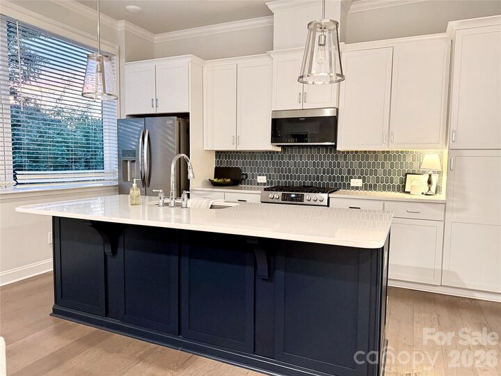 Property Photo: 5919 Ardrey Kell Road NC 28277
