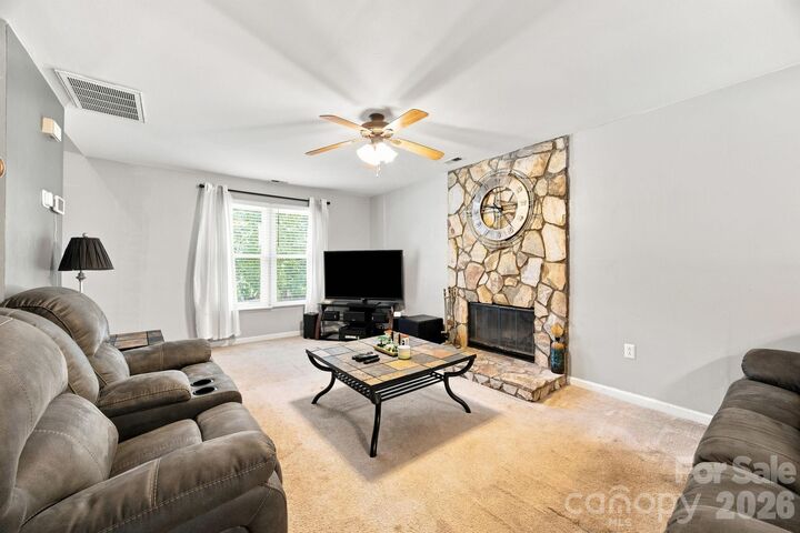 Property Photo: 5512 River Falls Drive 16 NC 28215
