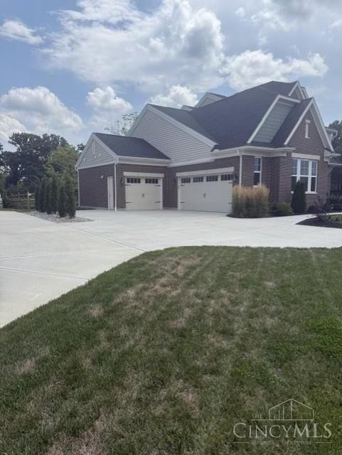 Property Photo: 5007 Bogey Court OH 45036