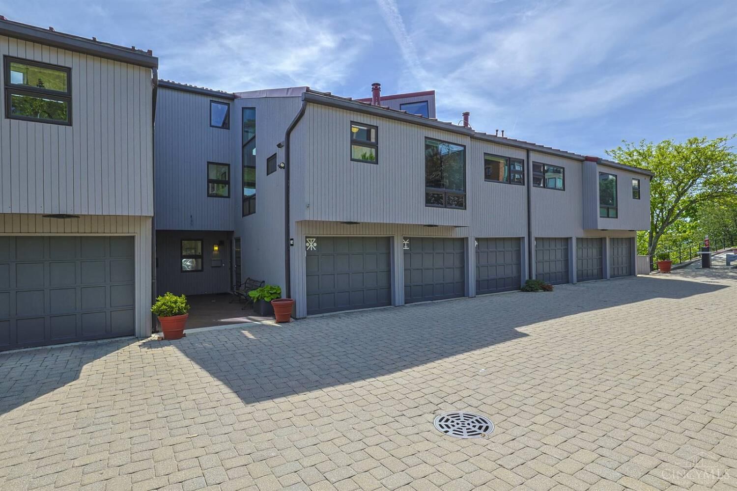 Property Photo: 1022 Hatch Street OH 45202