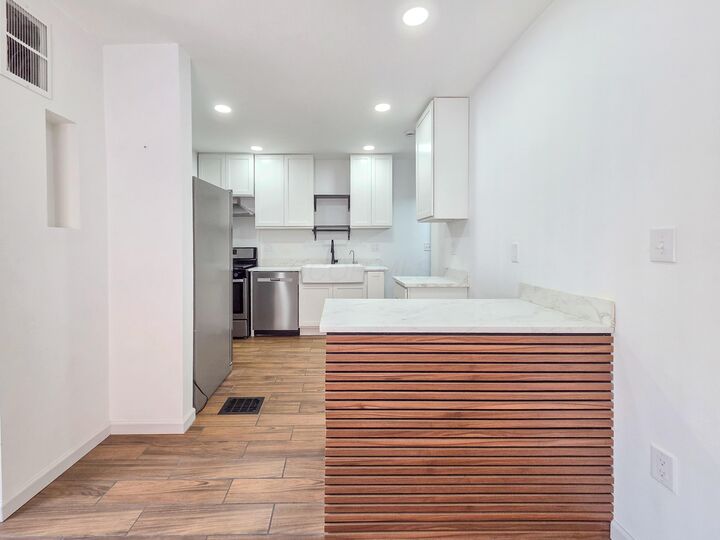 Property Photo: 964 Lawrence Drive OH 43207
