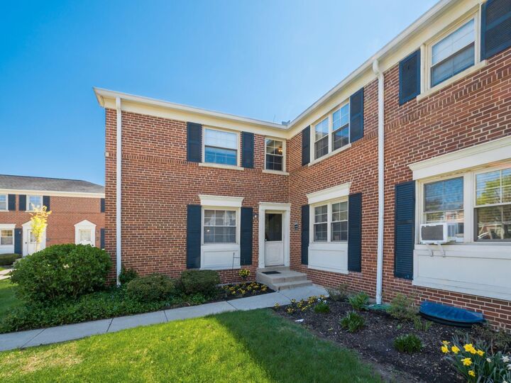 Property Photo:  1775 Northwest Court  OH 43212 