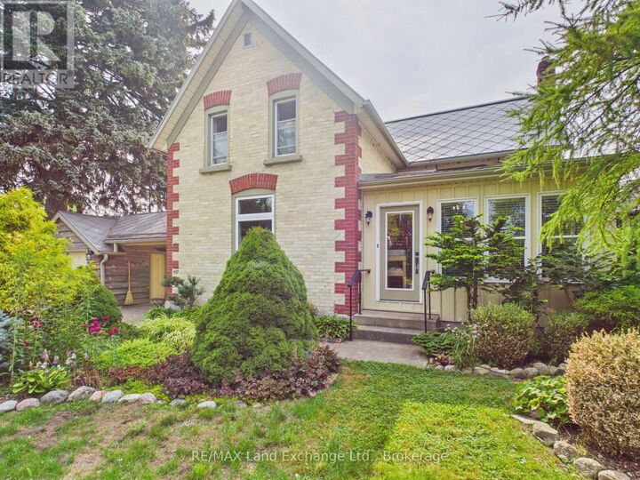 Property Photo: 457 North Penetangore Row South ON N2Z 2J7