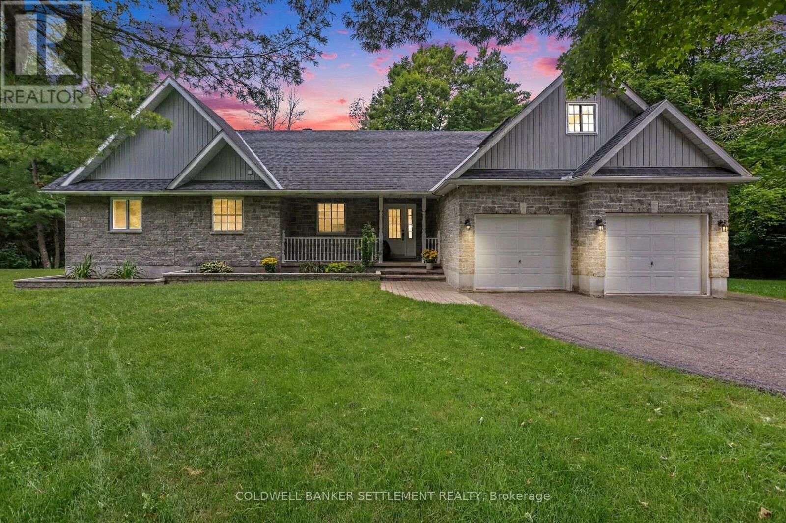 Property Photo: 135 Barr Place West ON K7H 3C7