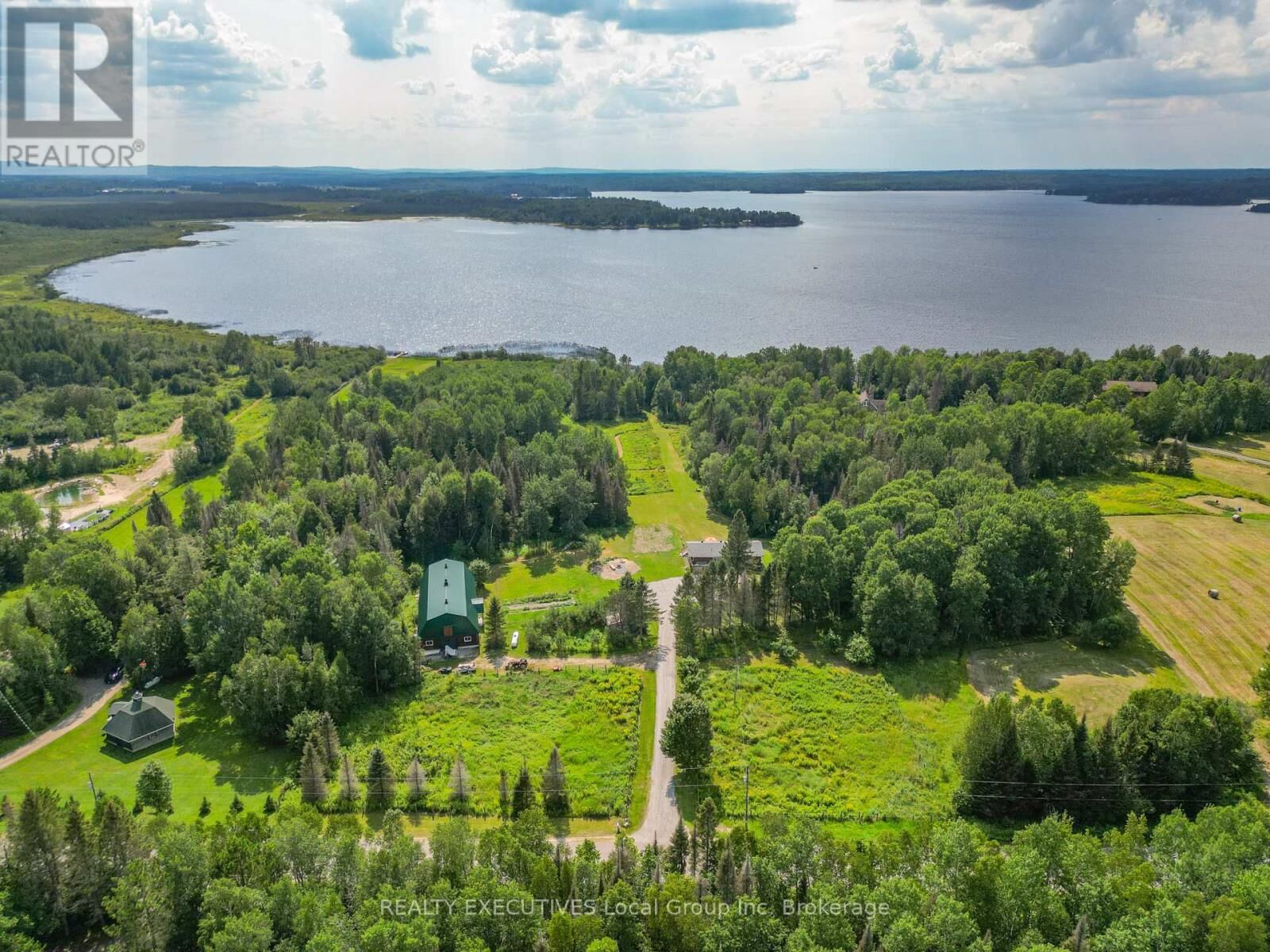 Property Photo: 575 Golf Course Road ON P0H 1Z0