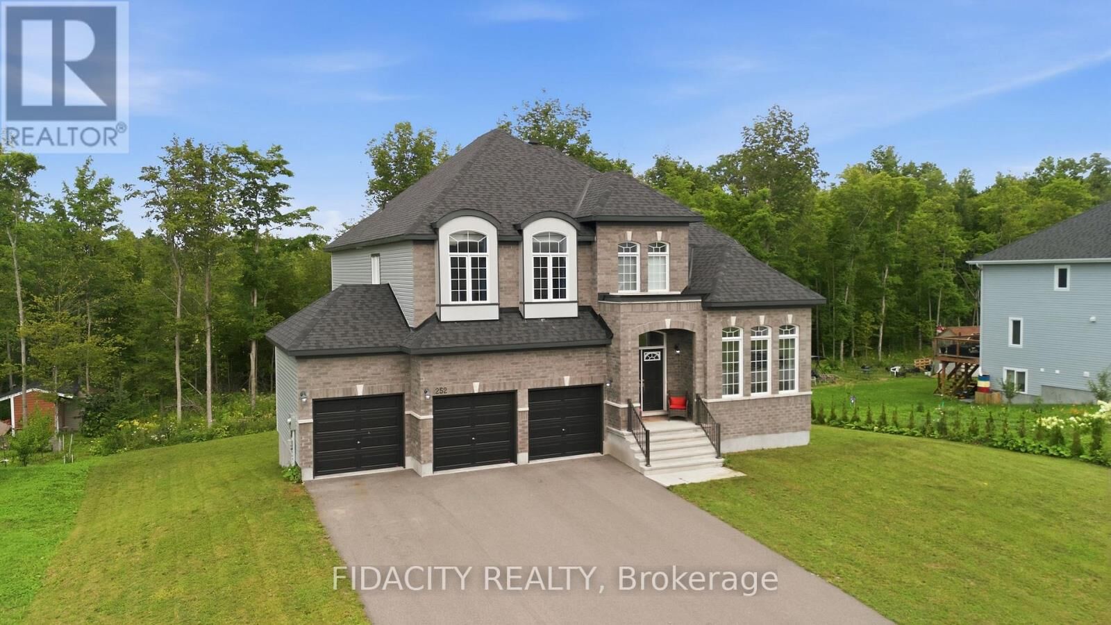 Property Photo: 252 Antler Court ON K0A 1A0