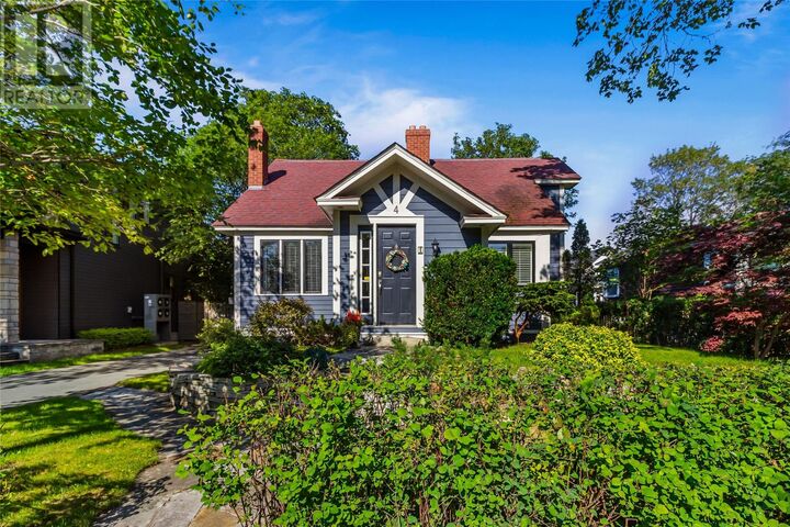 4 Maple Street — photo 1